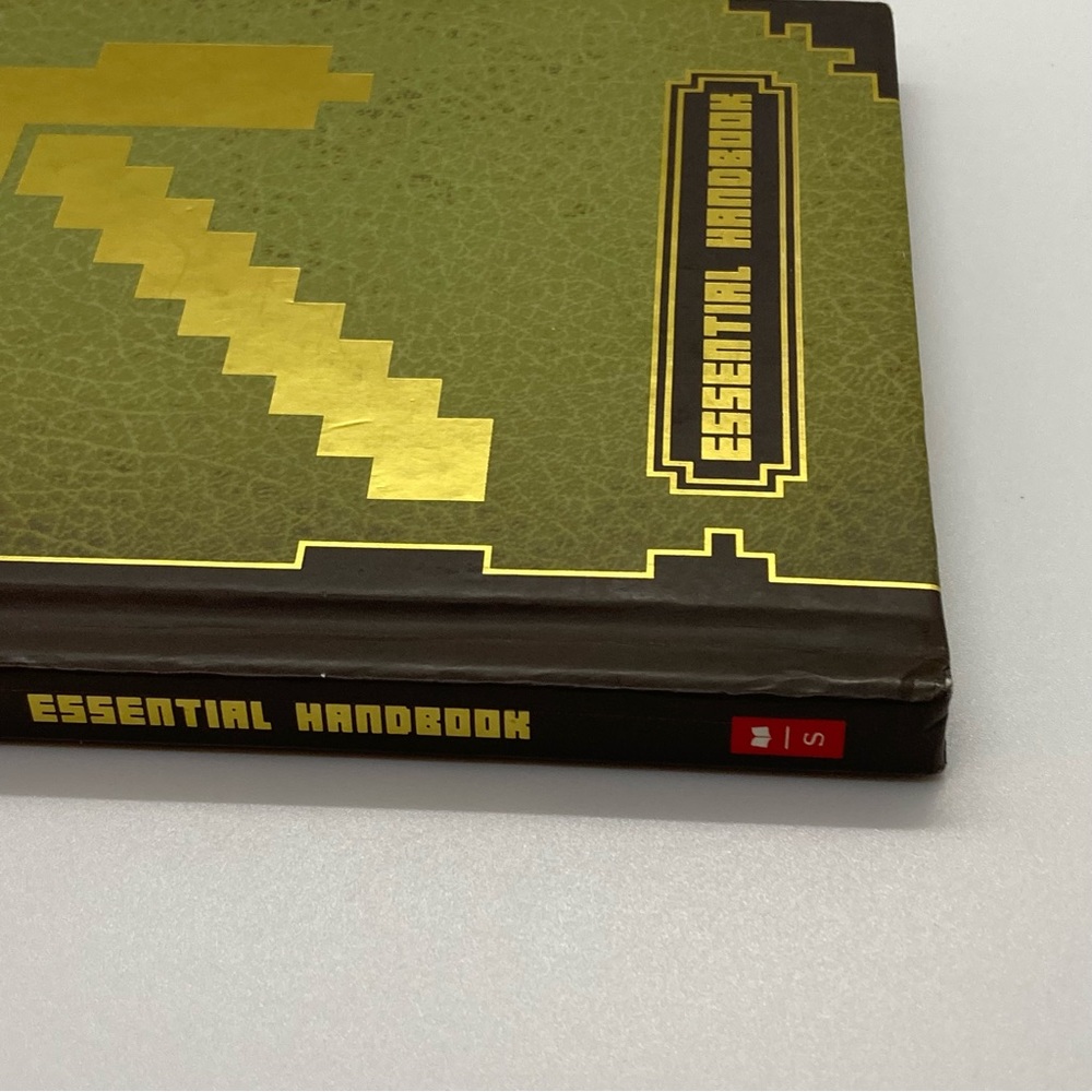MINECRAFT Essential Handbook - Picture 5 of 8